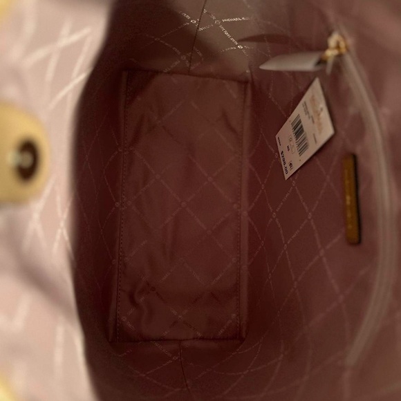 NEW WITH TAGS MICHAEL KORS Tan leather tote bag🤎🤎 - Picture 2 of 4